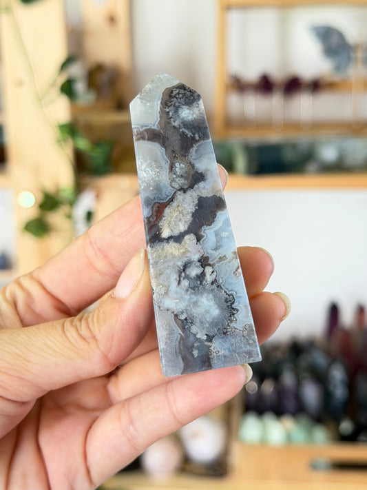 Black Flower Agate Tower | D