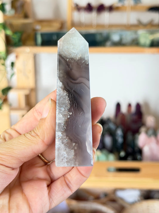 Black Flower Agate Tower | C