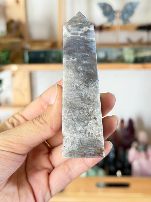 Black Flower Agate Tower | A